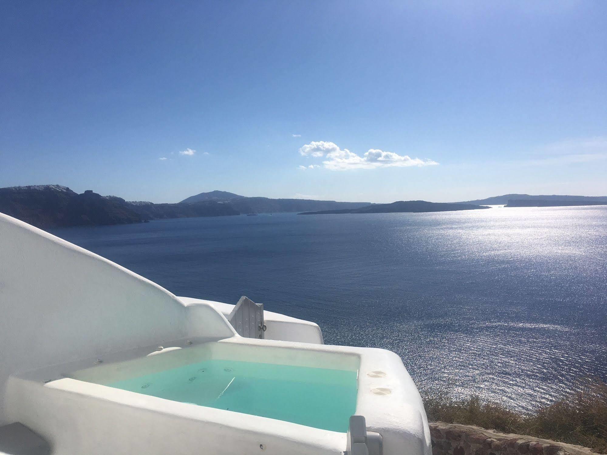 Liakada Oia Suites Dış mekan fotoğraf