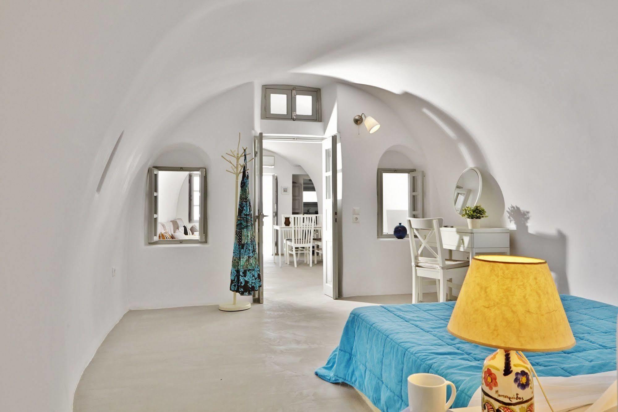 Liakada Oia Suites Dış mekan fotoğraf