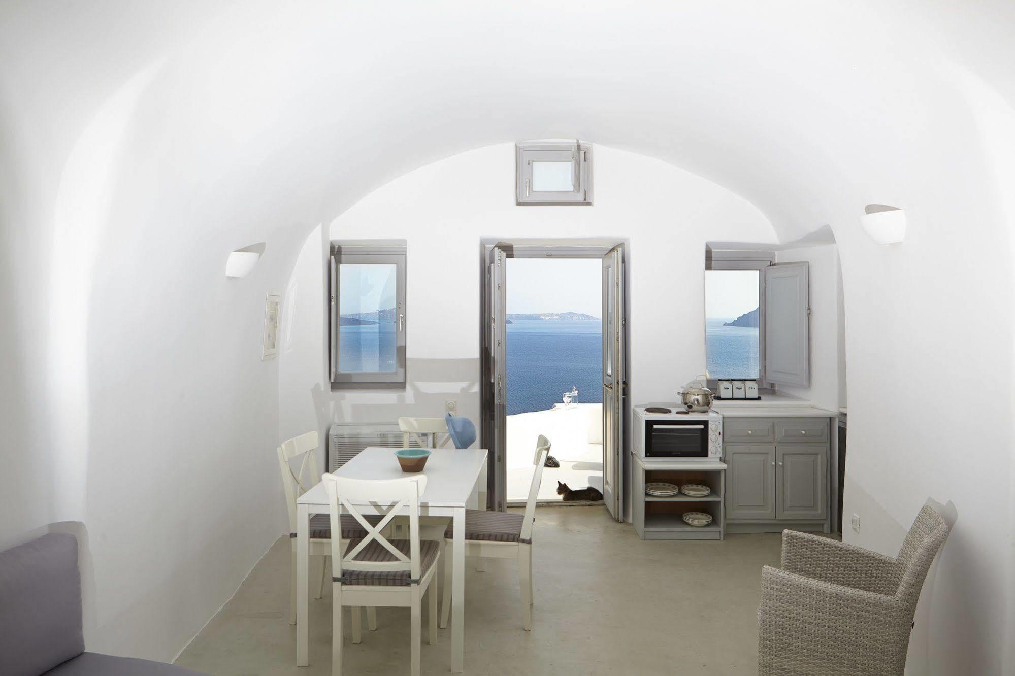 Liakada Oia Suites Dış mekan fotoğraf